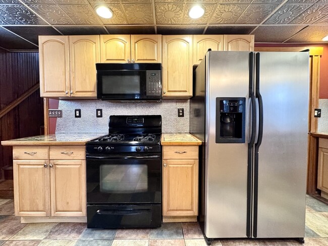 Building Photo - 53 Circuit Rd