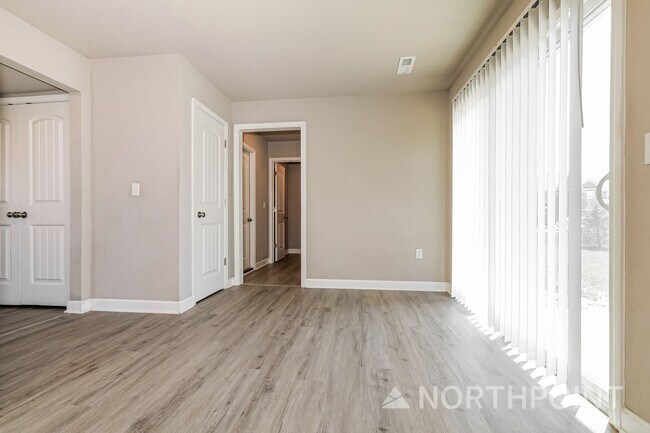 Building Photo - 3 BR/2.5BA | Newly Renovated Single Family Home | 1-Car Covered Parking | Great backyard!