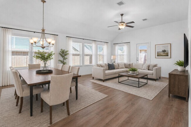 Building Photo - 31427 Vineyard Creek Dr