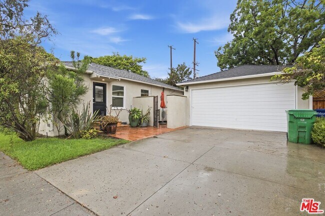 Building Photo - 4236 Elenda St