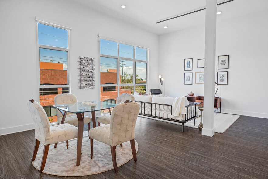 1BR, 1BA - Top Floor 12' Ceilings - The SW by CLG