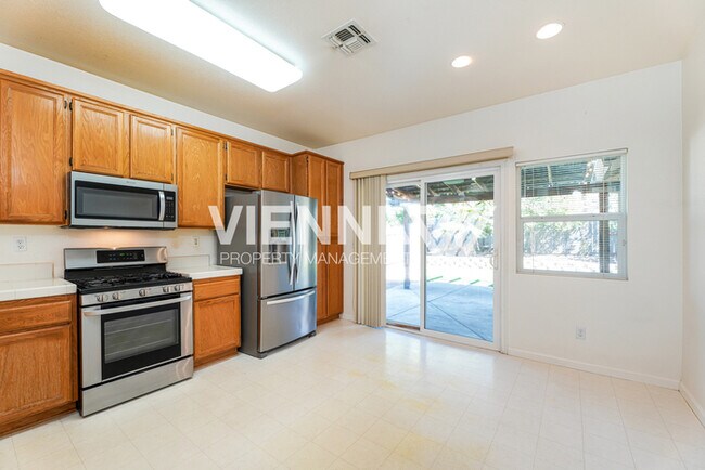 Building Photo - Cute 3 Bedroom Home in Twelve Bridges