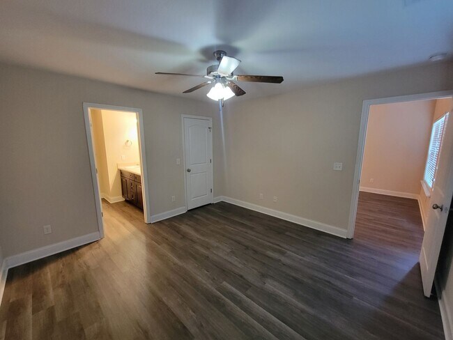 Building Photo - Lakeview Commons - Columbia County