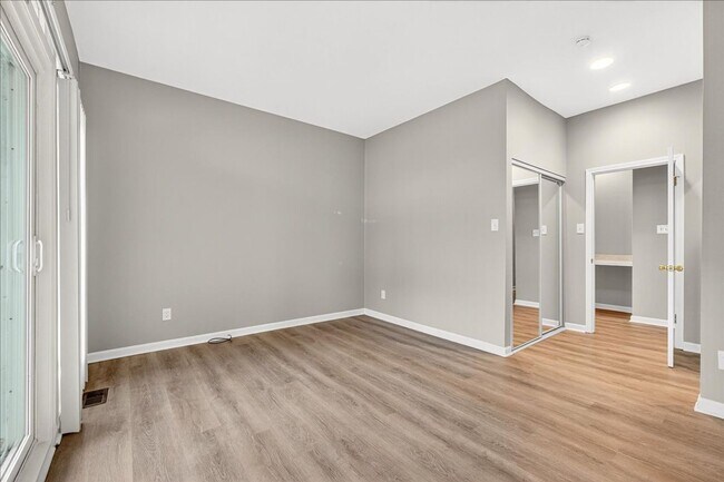 Building Photo - Lafayette Livin'