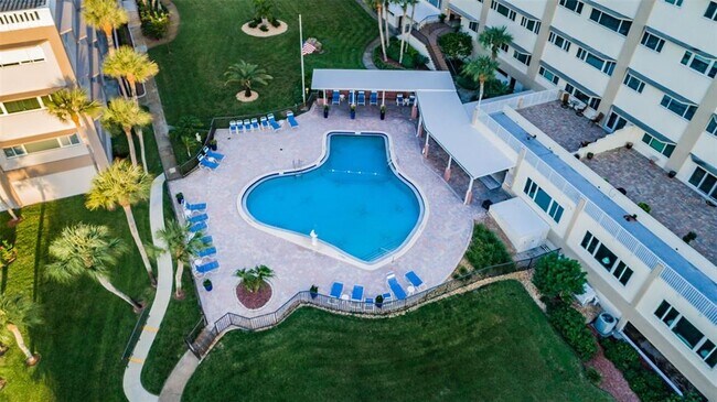 Building Photo - 100 Bluff View Dr