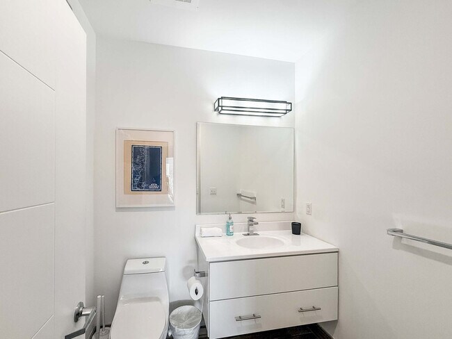 Building Photo - 1240 Cadwallader St