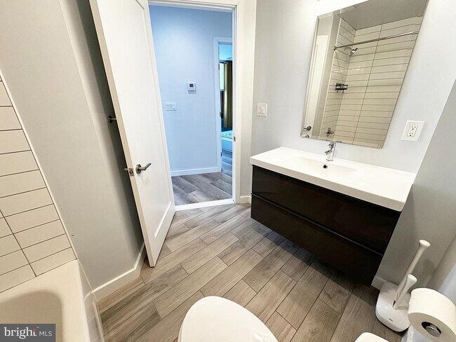 Building Photo - 700 Roeder Rd