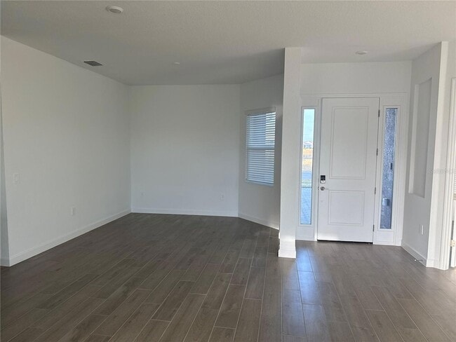 Building Photo - 7796 Lakes Edge Ln