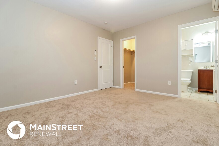 Building Photo - 723 Sunset Dr