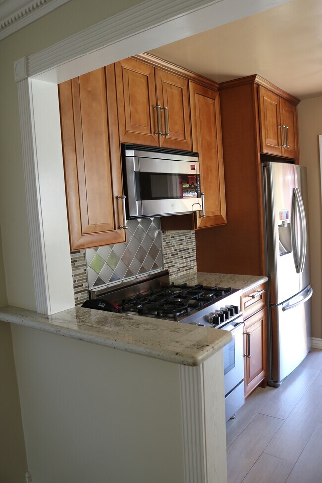 Kit - 13900 Sylvan St