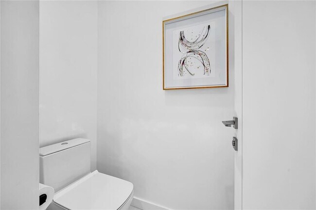 Building Photo - 2516 NE 21st St