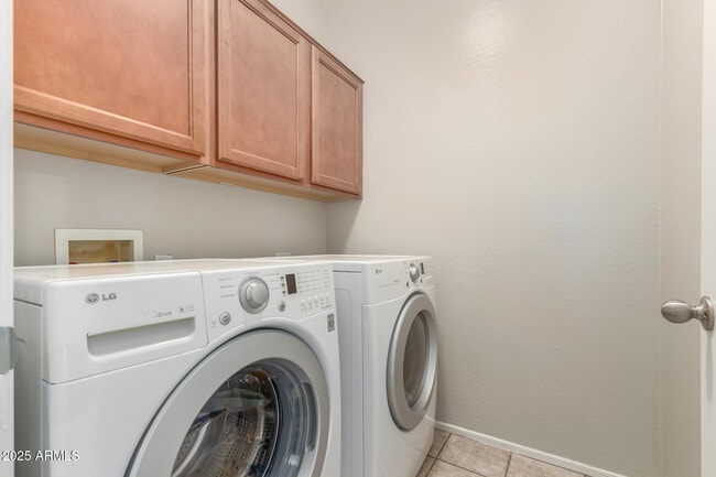 Building Photo - 3078 S Southwind Dr