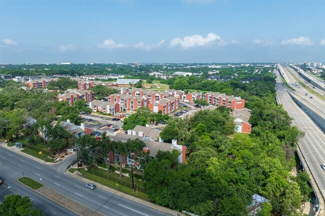 Building Photo - 7610 Cameron Rd