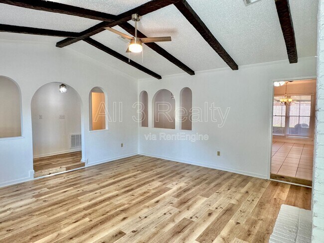 Building Photo - 2311 Cottingham Dr