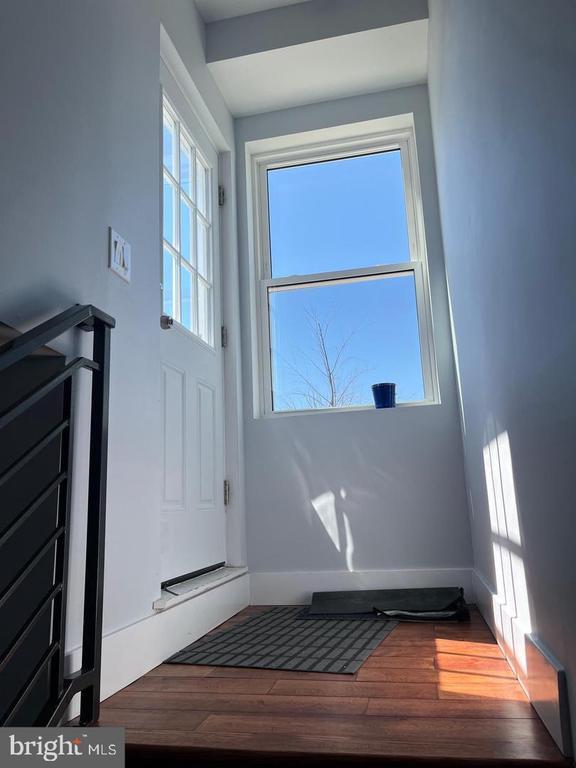 Building Photo - 2244 St Albans St