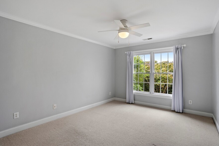 Building Photo - 507 Highgrove Dr
