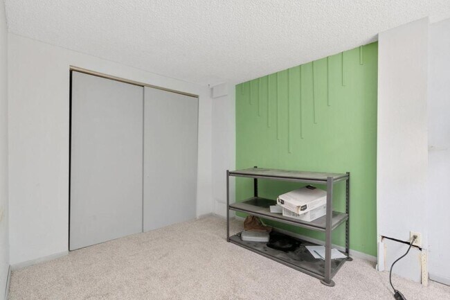 Building Photo - 2718 Granada Hills Dr