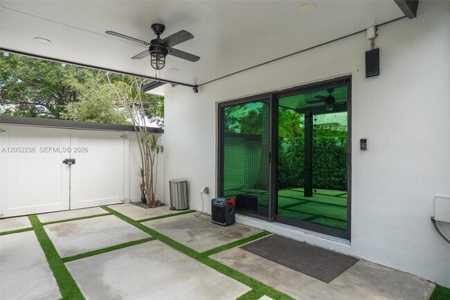 Building Photo - 2484 SW 25th St