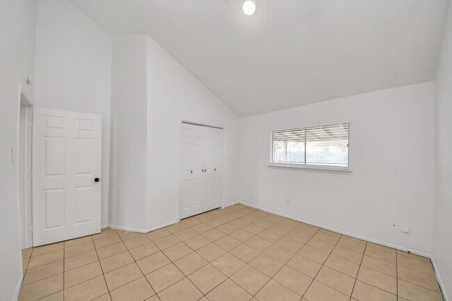 Building Photo - 9918 Peachridge Dr