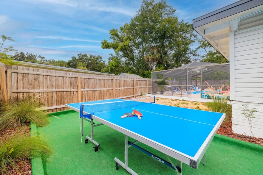 Building Photo - 1271 Woodlawn St