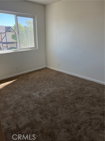 Building Photo - 454 E Ave Q3