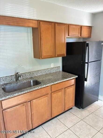 Building Photo - 1202 Westdale Dr