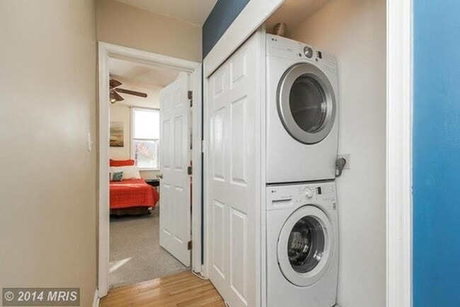 Building Photo - Simply Perfect Canton 2bd/2ba Rowhome w/ Parking! Available 5/11