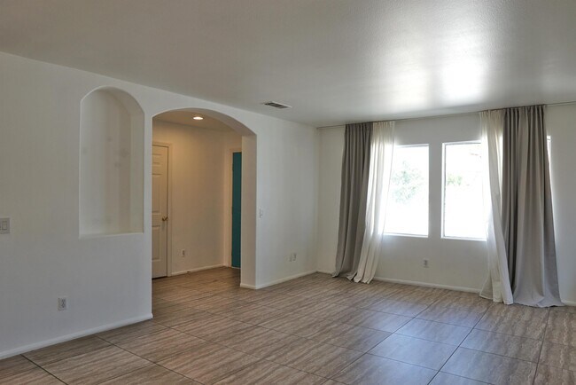 Building Photo - 51945 Avenida Madero