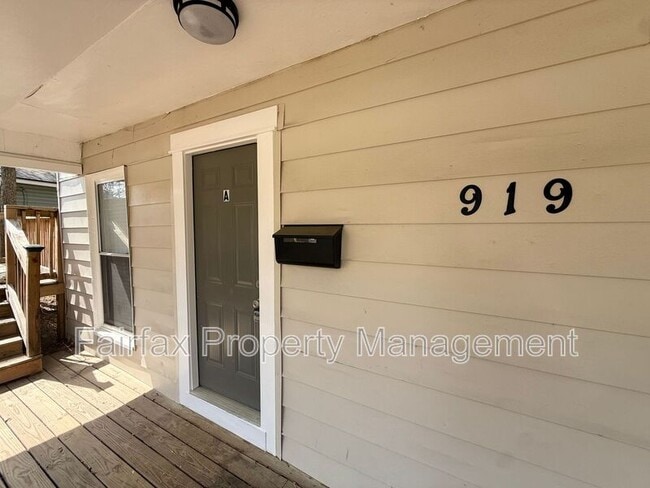 Building Photo - 919 Washington St