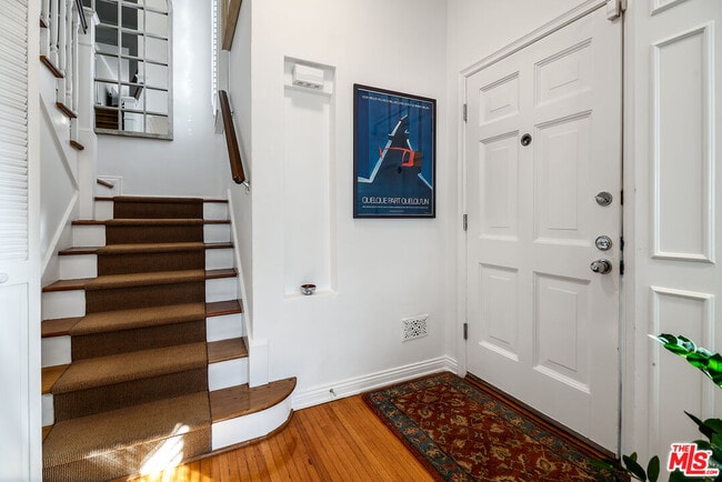 Building Photo - 458 S Bedford Dr