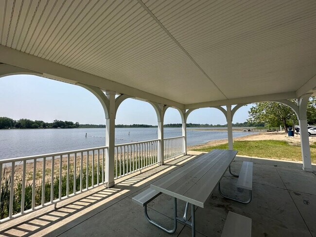 Building Photo - 15812 Culver Dr