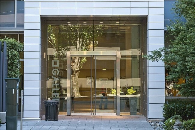 Building Photo - 2911 2nd Ave