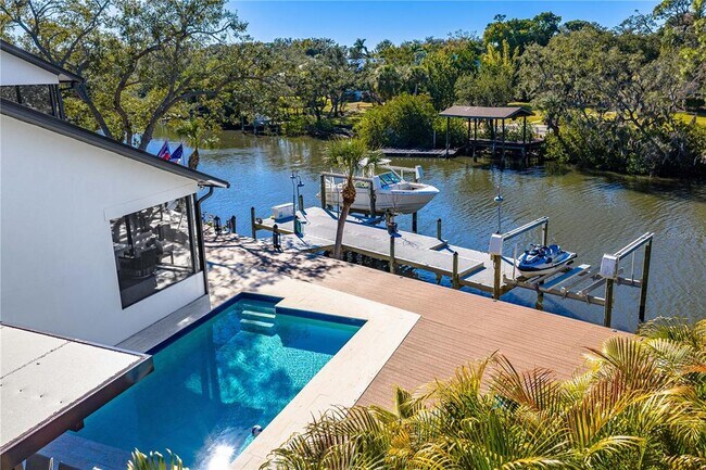 Building Photo - 2500 Monterey St