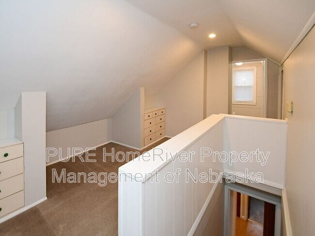 Building Photo - 2108 S 46th St
