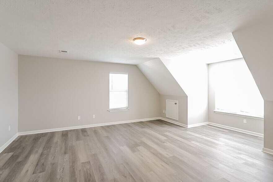 Building Photo - 2701 Pepperdine Dr