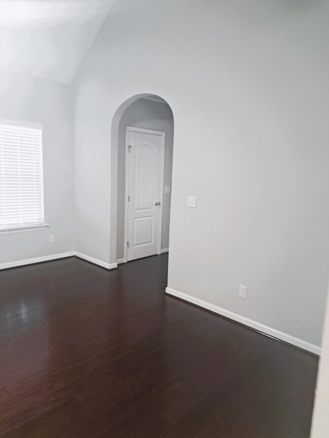 Building Photo - 265 Oxmoor Pl