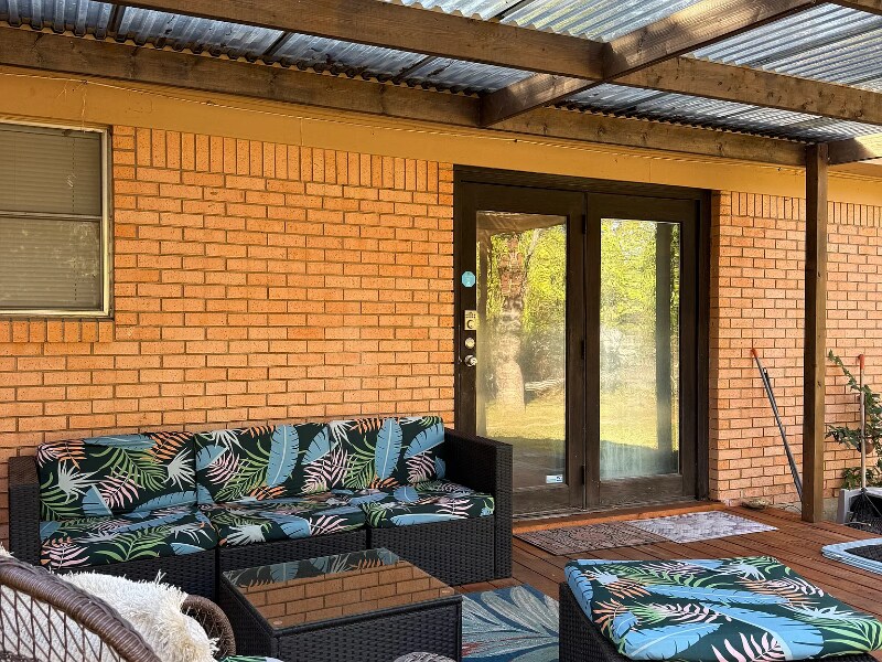 Building Photo - 7013 Meadowbrook Dr