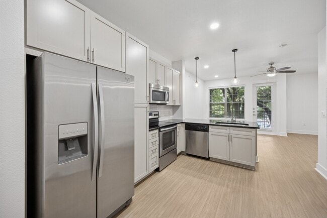 Building Photo - 4110 Fairmount