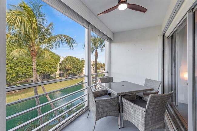 Building Photo - 300 Waterway Dr S