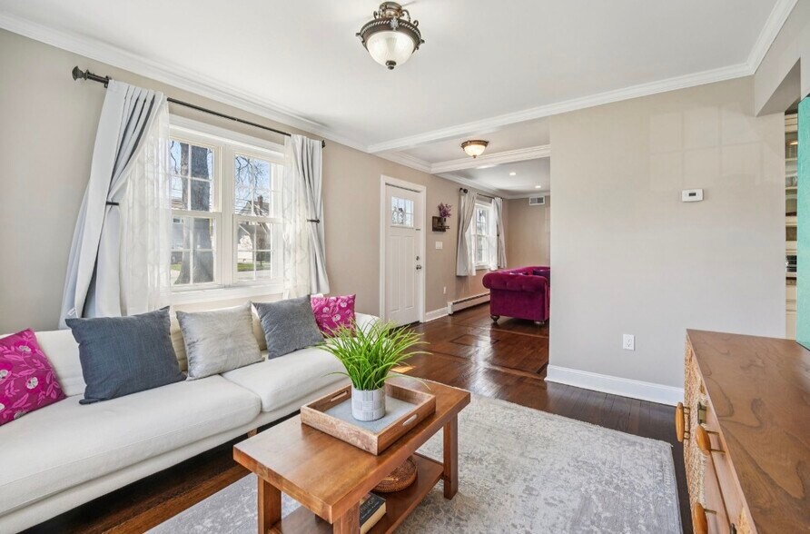 Building Photo - 525 Ramapo Ave
