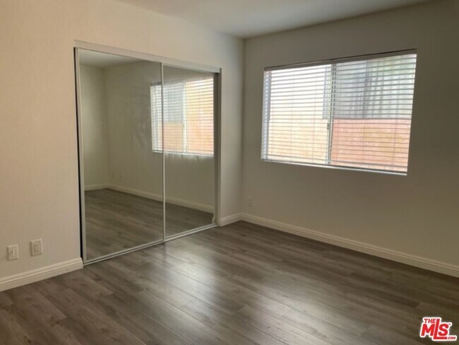 Building Photo - 641 Normandie Ave