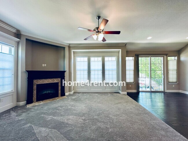 Building Photo - Main Level Primary Bedroom, Updated Kitche...