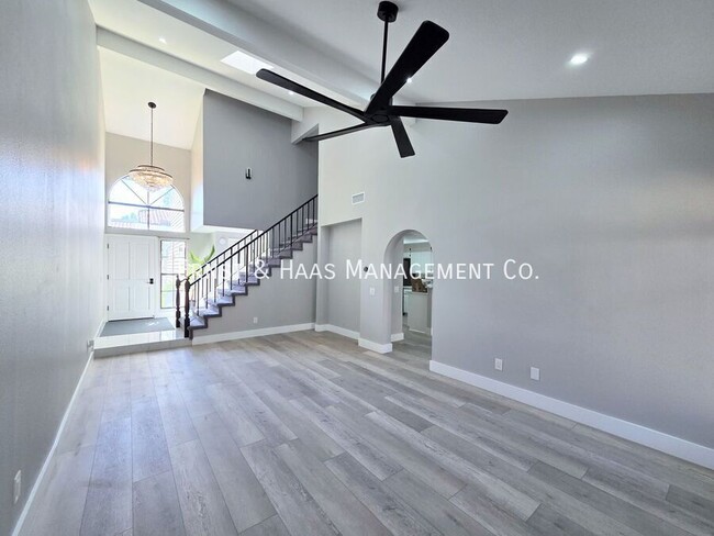 Building Photo - 16810 Picadilly Ln