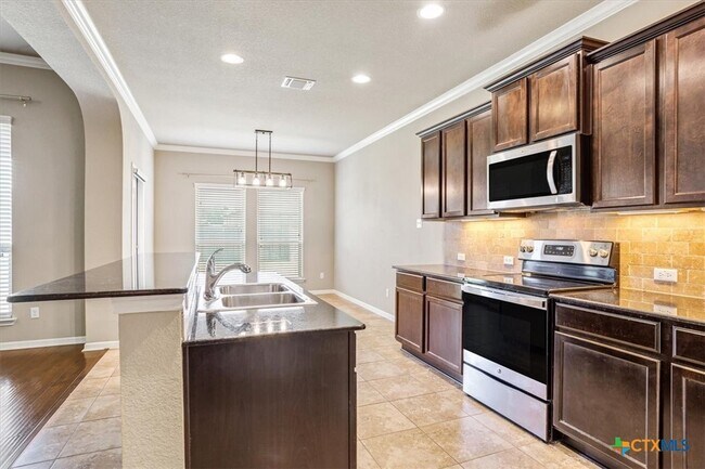 Building Photo - 515 Cross Dr.