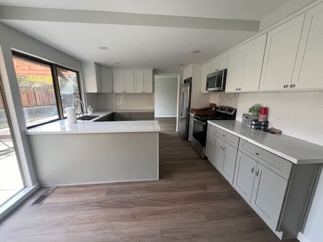 Building Photo - Pleasanton Home for Rent