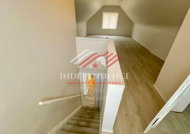 Building Photo - 402 Harriet St