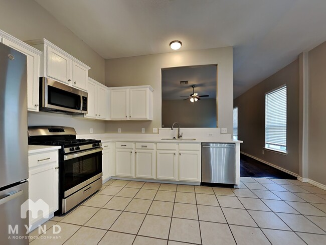 Building Photo - 21635 Falvel Sunset Ct
