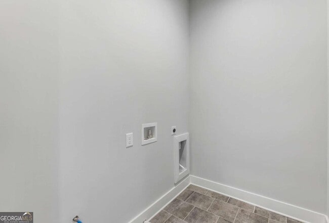 Building Photo - 2035 Parkside Ln