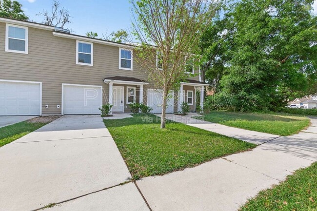 Building Photo - 7608 Rain Forest Dr N