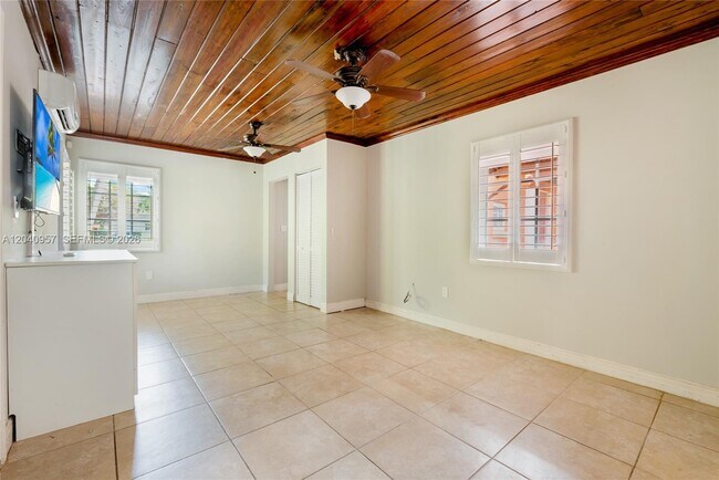 Building Photo - 1110 Pizarro St